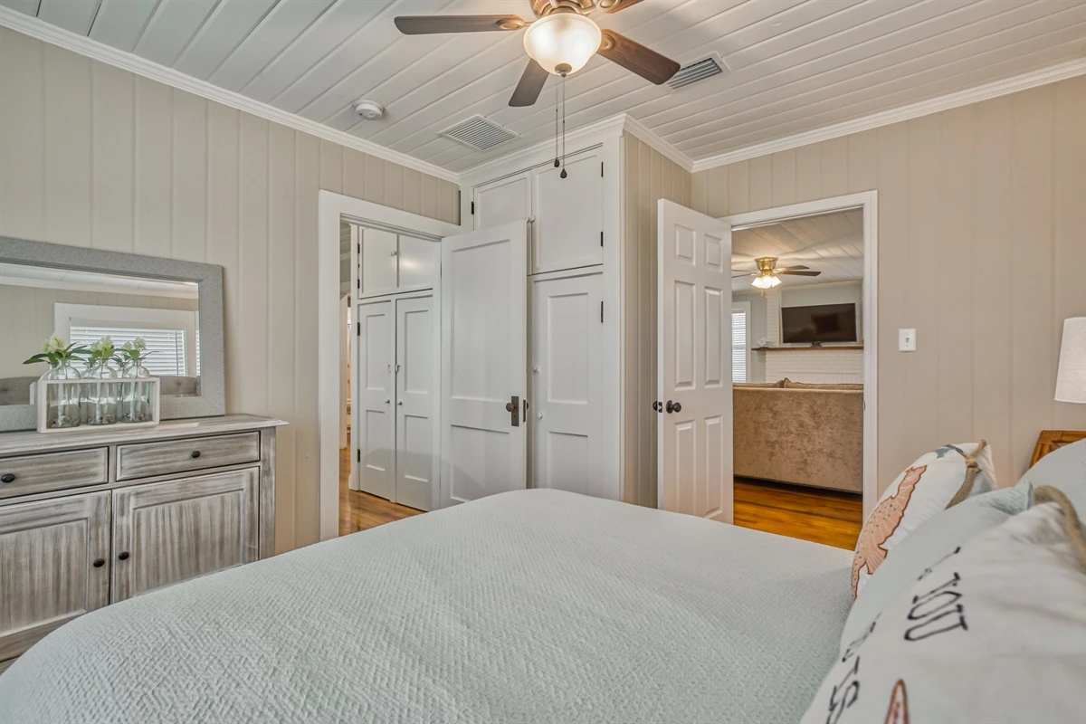 Queen Bedroom